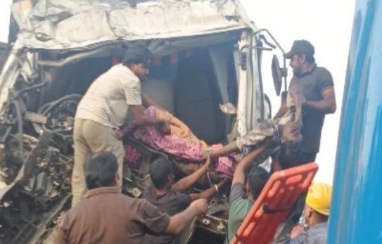 Road Accident: कुसमुंडा खदान में दो ट्रेलर की भिड़ंत, एक चालक की मौत, दूसरा गंभीर रूप से घायल