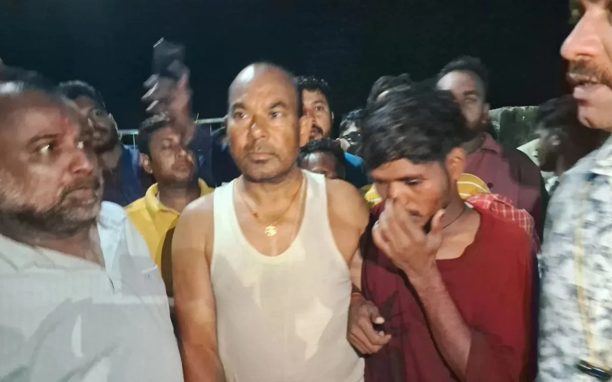 Kharora News: अडानी फैक्ट्री परिसर में शराब बिक्री को लेकर भारी बवाल, पुलिस पर भी पथराव