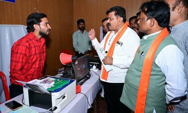 Seva Sankalp Camp: नक्सलवाद के दौर से निकल रहा बस्तर, विकास और सेवा पर जोर