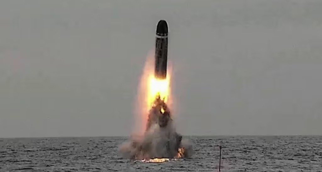 Submarine Missile Test: फ्रांस ने किया M51.3 बैलिस्टिक मिसाइल का पहला समुद्री परीक्षण