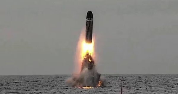 Submarine Missile Test: फ्रांस ने किया M51.3 बैलिस्टिक मिसाइल का पहला समुद्री परीक्षण