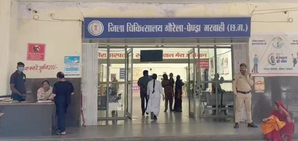 CG Crime News: जिला अस्पताल के महिला टॉयलेट में मिला नवजात का शव, मचा हड़कंप