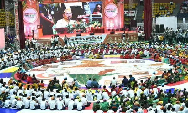 Vishnu Deo Sai: रायपुर में सेवा के रंग, राष्ट्र के संग समारोह, CM साय ने गिनाईं सरकार की उपलब्धियां