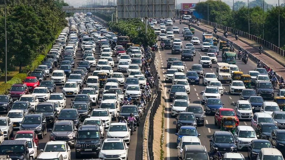 Traffic diversions in Noida on Kanshiram Parinirvan Diwas  (Image Source: Keertiman Media)