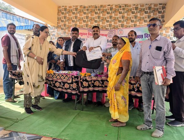 Animal Fair: पशुपालन को बढ़ावा देने की पहल, 23 हितग्राहियों को मिली उन्नत नस्ल की गाय