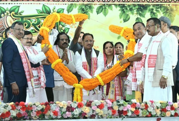 Karma Festival: CM विष्णुदेव साय की बड़ी घोषणाएं, कंवर समाज को 90 लाख की सौगात
