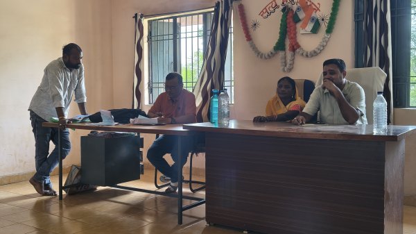 Mahasamund Food Department: फिंगरप्रिंट लेने के बाद भी नहीं बाँटा राशन, जांच में मिली लापरवाही