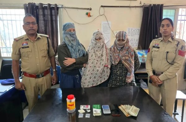 Raipur Drug News: सैलून पर पुलिस की रेड, 1.47 लाख की एमडीएमए के साथ तीन गिरफ्तार