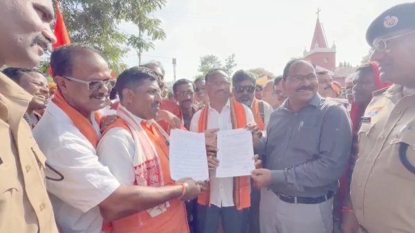 Bastar floods: बाढ़ से धान की फसल तबाह, किसानों ने मांगा 65 हजार रुपए प्रति एकड़ मुआवजा