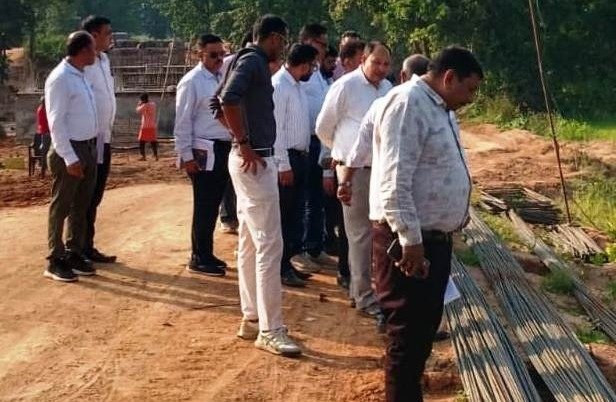 Road Development: निर्माण परियोजनाओं की जमीनी हकीकत परखने पहुंचे PWD सचिव