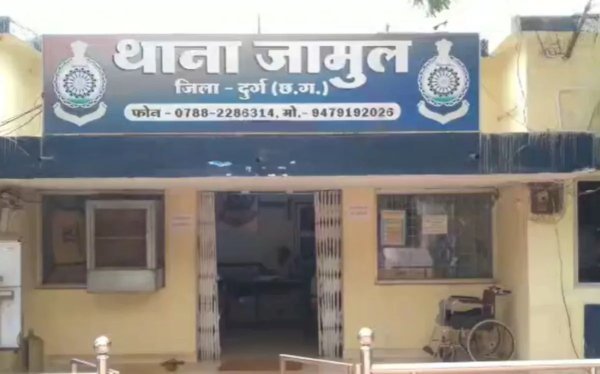 BSP Iron Theft: कबाड़ी गोदाम में पुलिस का छापा, ट्रेलर में मिलीं रेल पटरियां और लोहे का स्क्रैप