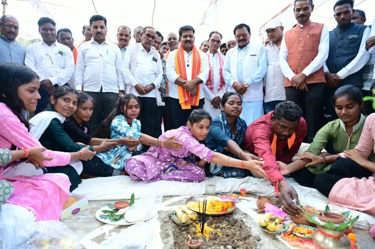 Vijay Sharma at Bodla development project inauguration(Image Source: CGDPR)