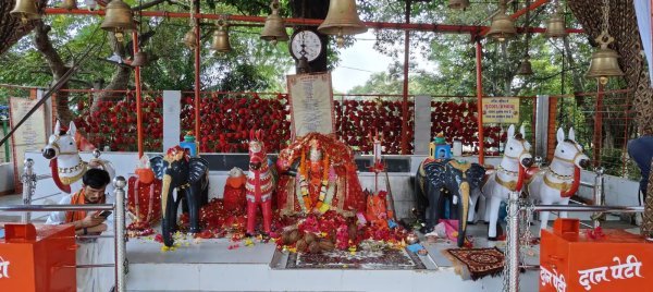 Angarmoti Temple Dhamtari: जहां झुकते हैं शीश... आस्था, विश्वास और चमत्कार की मान्यताएं... मां अंगारमोती का दरबार
