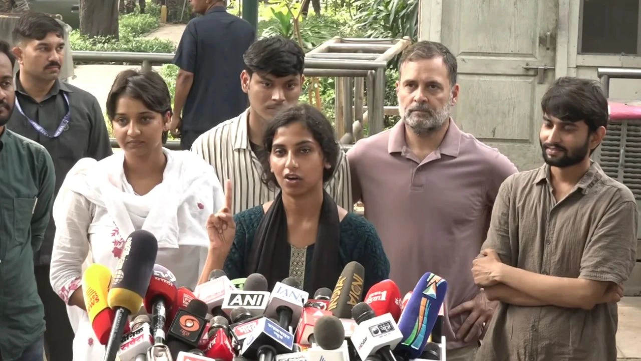 NSUI Protest: हिरासत के दौरान गंभीर दुर्व्यवहार का आरोप, राहुल गांधी बोले-हिंसा करने वाले किसी भी शख्स को नहीं बख्शा जाएगा