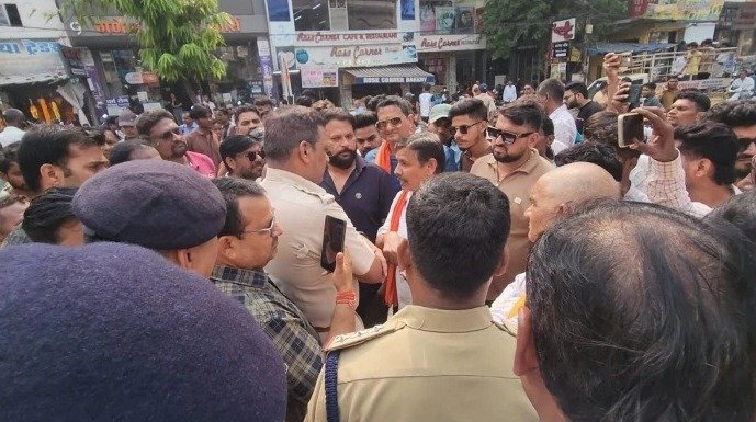 Police and crowd during Rajnandgaon protest(Image Source: Keertiman Media)