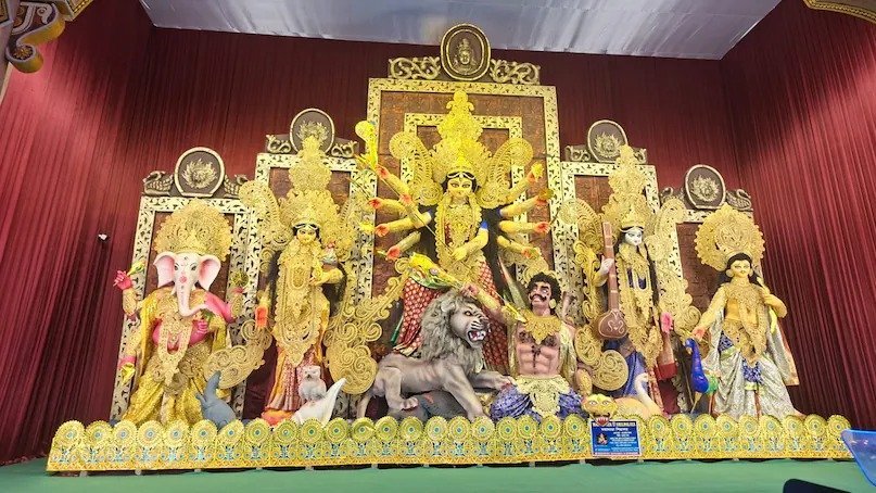 Durga Idol with Gold Jewellery (Image Source: Social Media)