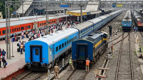Indian Railway News: दिवाली-छठ पर रेलवे की बड़ी सौगात, इंदौर और अजमेर रूट की 6 ट्रेनों में लगेंगे 5-5 अतिरिक्त कोच