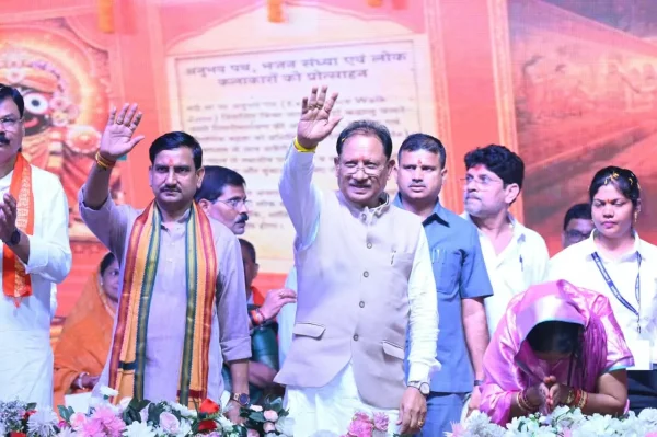 Health Department Review: अस्पतालों में बढ़ेंगे बिस्तर और विशेषज्ञ सेवाएं, स्वास्थ्य विभाग को CM साय के निर्देश