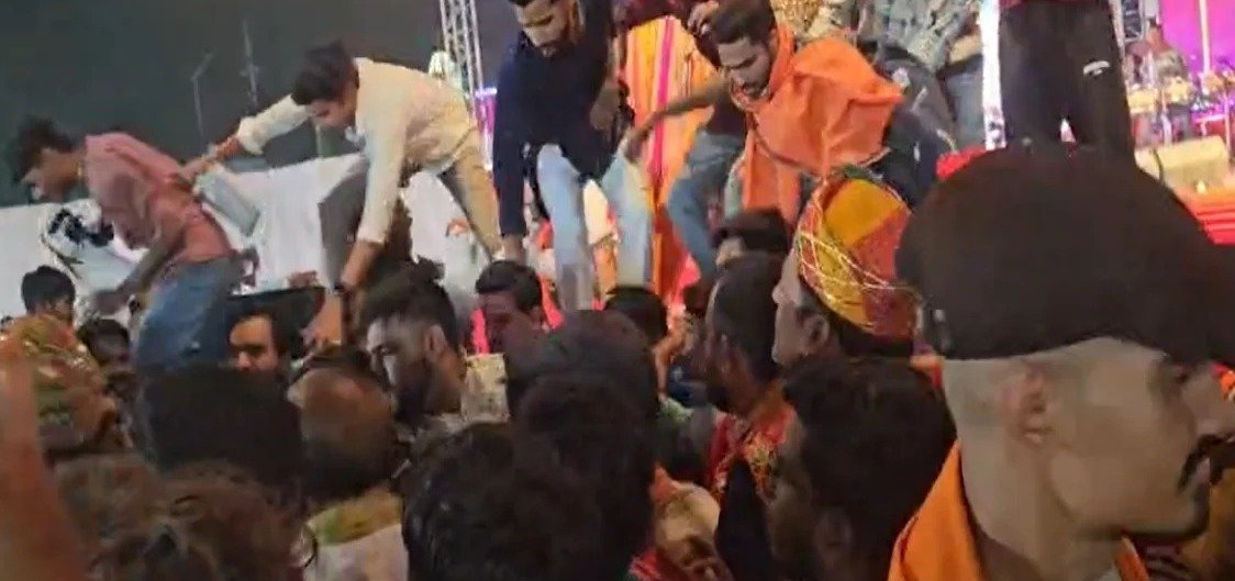 Durg Garba Controversy During Navratri Event, Video Viral