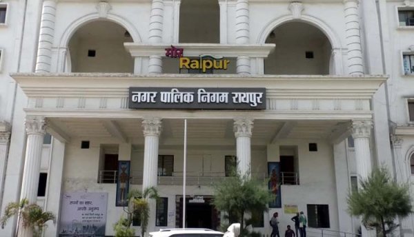 Road Construction: रायपुर में डामर महंगा होने से 6 सड़कों का काम अटका, दरें बढ़ाने निगम ने लिखा पत्र