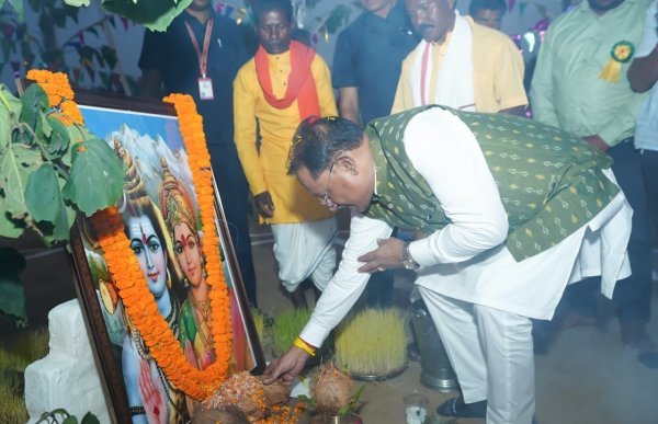 Adivasi Samaj: रायगढ़ में कर्मा पूजा महोत्सव, सीएम साय ने दिया शिक्षा और विकास का संदेश