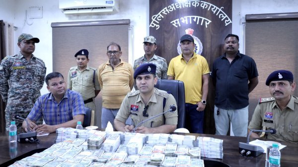 Mahasamund Police Action: खैर लकड़ी तस्करी मामले में हिमाचल प्रदेश से आरोपी गिरफ्तार, 1.70 करोड़ रुपए जब्त