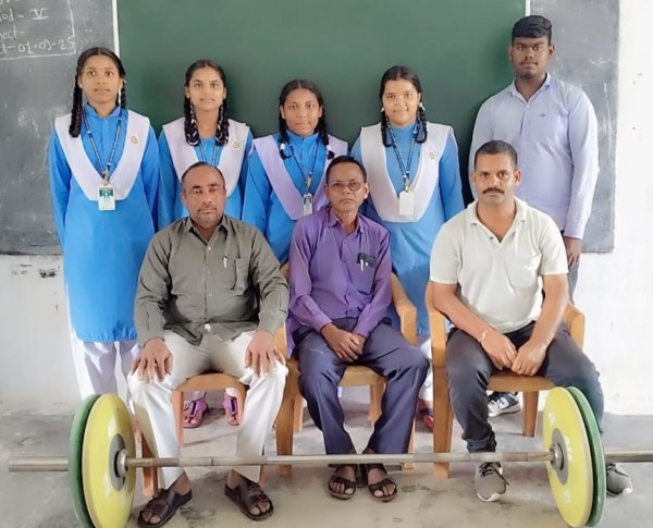 CG Weightlifting: अंतरराष्ट्रीय खिलाड़ी आलोक द्विवेदी बना रहे राष्ट्रीय स्तर के खिलाड़ी