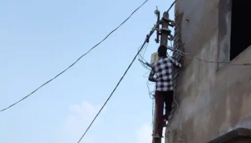 CSPDCL team investigating cases of electricity theft  (Image Source: Keertiman Media)