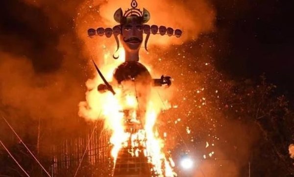 Mahasamund Dussehra: नया रावण भाटा में 40 फीट के रावण का होगा दहन, रामलीला के लिए 15 दिनों से जुटे कलाकार