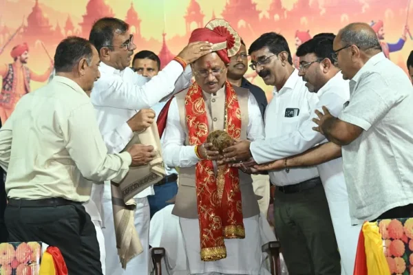 Navratri Celebration: गरबा महोत्सवों में शामिल हुए मुख्यमंत्री साय, महतारी वंदन योजना और लखपति दीदियों का किया जिक्र