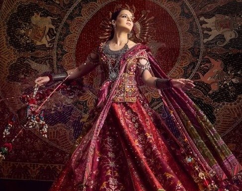 Ethnic Fashion: नवरात्रि में कंगना रनौत का रॉयल लुक, ₹2.10 लाख के लहंगे ने खींचा ध्यान
