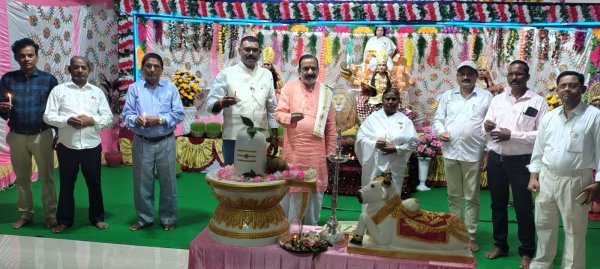 Sharadiya Navratri: आरंग में पांच चैतन्य देवियों की अलौकिक झांकी ने मोहा मन ब्रह्माकुमारीज में पांच दिवसीय आयोजन का समापन