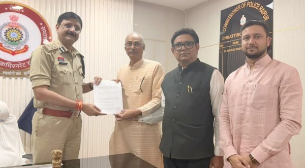 Fee Scam: 3 प्राइवेट मेडिकल कॉलेजों पर लगा ज्यादा फीस वसूलने का आरोप, पुलिस कमिश्नर से FIR दर्ज करने की मांग
