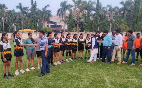 Handball Competition: दुर्ग ने जीती 48वीं राज्यस्तरीय जूनियर बालिका हैंडबॉल प्रतियोगिता, राजनांदगांव रहा उपविजेता