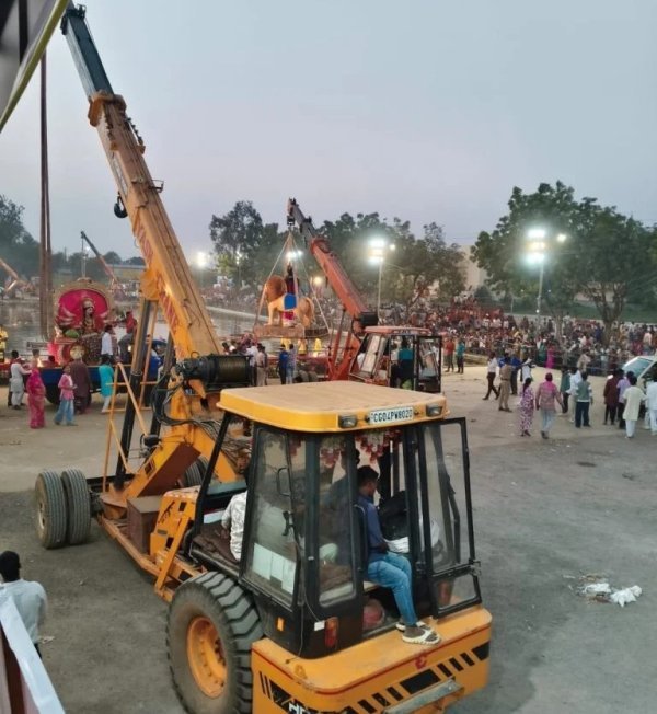 Raipur News: 790 दुर्गा प्रतिमाओं का विसर्जन, खारून नदी में रोक