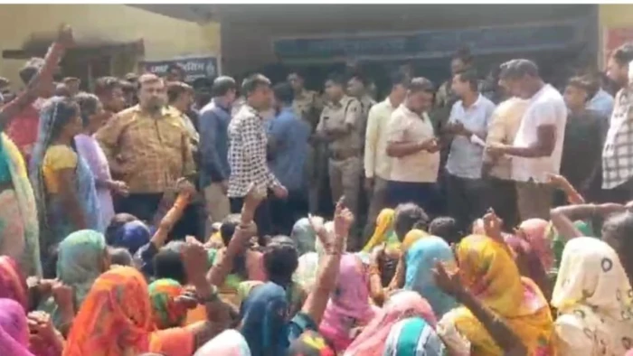 Murder Case: 7 साल की मासूम के हत्या के आरोपी गिरफ्तार, उग्र ग्रामीणों ने घेरी पुलिस चौकी