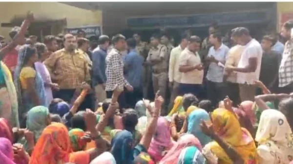 Murder Case: 7 साल की मासूम के हत्या के आरोपी गिरफ्तार, उग्र ग्रामीणों ने घेरी पुलिस चौकी
