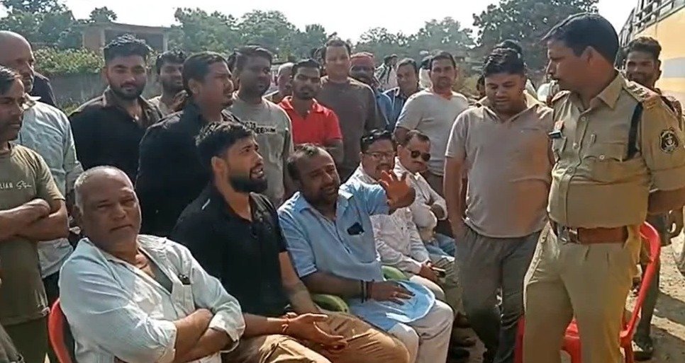 Ramanujganj NH-343 road protest, Balrampu(Image Source: social media)