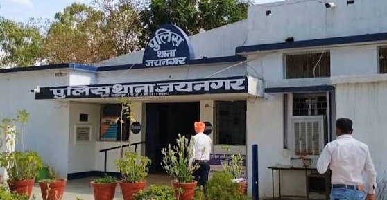 Crime News: सूरजपुर डबल मर्डर केस का खुलासा, पैसों के लालच में शिक्षिका और बेटे की हत्या