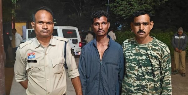 Crime News:  स्कूल परिसर में सहायक शिक्षक पर लाठी-डंडे से हमला, आरोपी गिरफ्तार