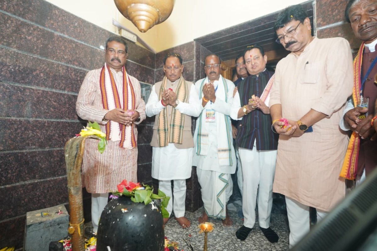 CM Vishnu Deo Sai performs aarti at Ramchandi Temple(Image Source: CGDPR)