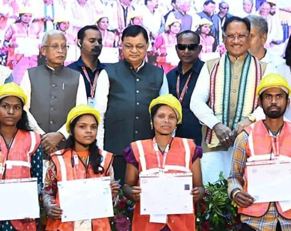 Chhattisgarh Labour Department: 47 हजार श्रमिकों को मिला 18.96 करोड़ रुपए का लाभ