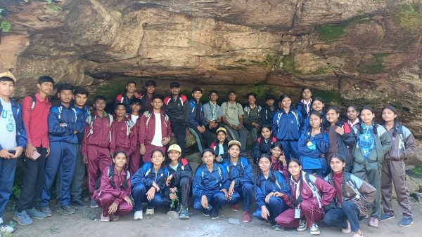 Pachmarhi Adventure Camp: स्काउट-गाइड ले रहे पचमढ़ी में एडवेंचर कैंप का साहसिक गतिविधियों का प्रशिक्षण