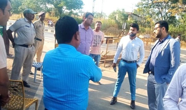 Mahasamund News: धान खरीदी से पहले कलेक्टर का एक्शन, अंतर्राज्यीय चेक पोस्टों का किया निरीक्षण
