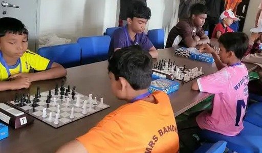 Sports Competition: खो-खो से लेकर शतरंज तक, छर्राटांगर में खिलाड़ियों का शानदार प्रदर्शन