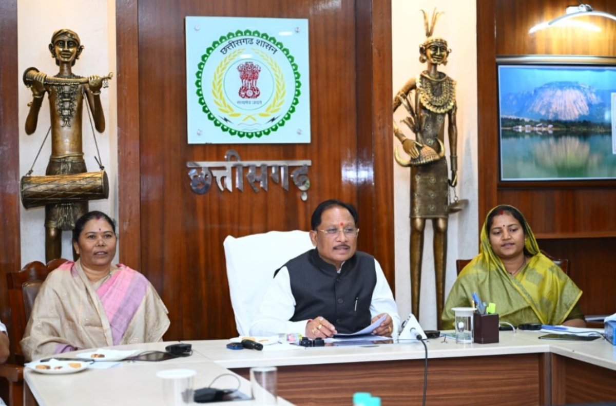 Villagers and officials at Balrampur development event(Image Source: CGDPR)