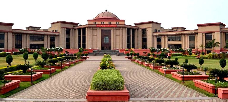 High Court orders payment of gratuity to teacher (Image Source: Keertiman Media)