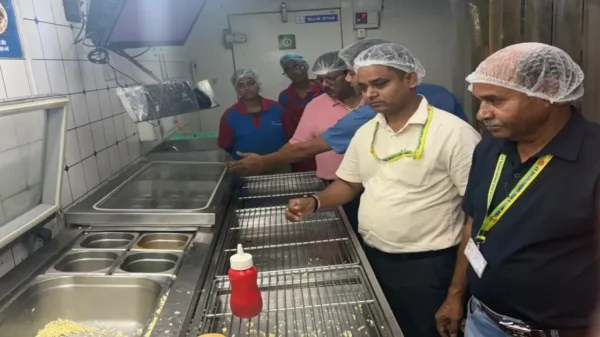 UP Food Safety Raid: मिठास में जहर, यूपी में छापेमारी के दौरान दुकानों पर मिले चूहे और भारी गंदगी, 229 को नोटिस