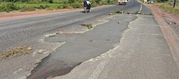 Bilaspur News: 188 करोड की लागत से बनी सड़क निर्माण पुरा होने से पहले ही जर्ज़र