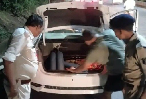 Raipur Police Checking Drive: राज्योत्सव से पहले, शहर के 36 से ज्यादा ठिकानों पर सघन नाकेबंदी, चप्पे-चप्पे पर चेकिंग